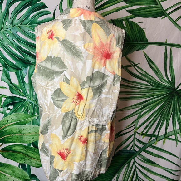 LizGolf Liz Claiborne XL 100% Silk Floral White Green Button Down Sleeveless Top - Picture 3 of 7